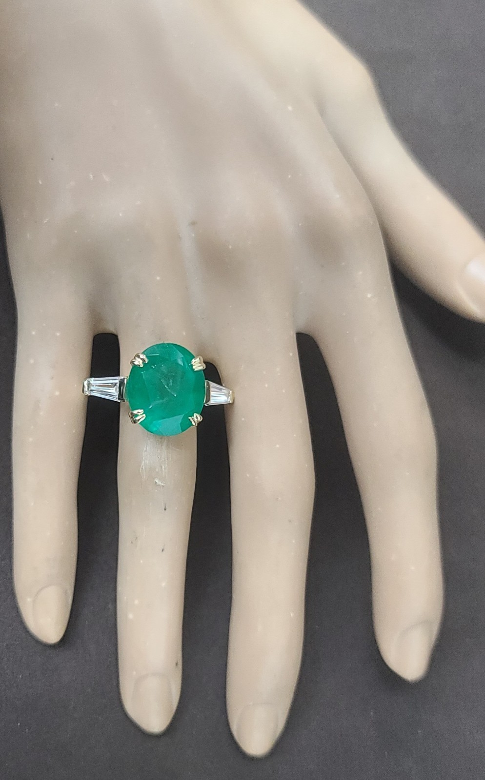 Vintage 14k Yellow Gold Engagement Ring 9.42CT.Natural Green Emerald Oval Shape
