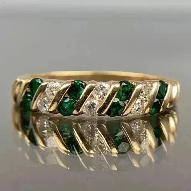 2.1Ct VVS1 Round Cut Lab Created Diamond Emerald Wedding 14K Yellow Gold FN Ring