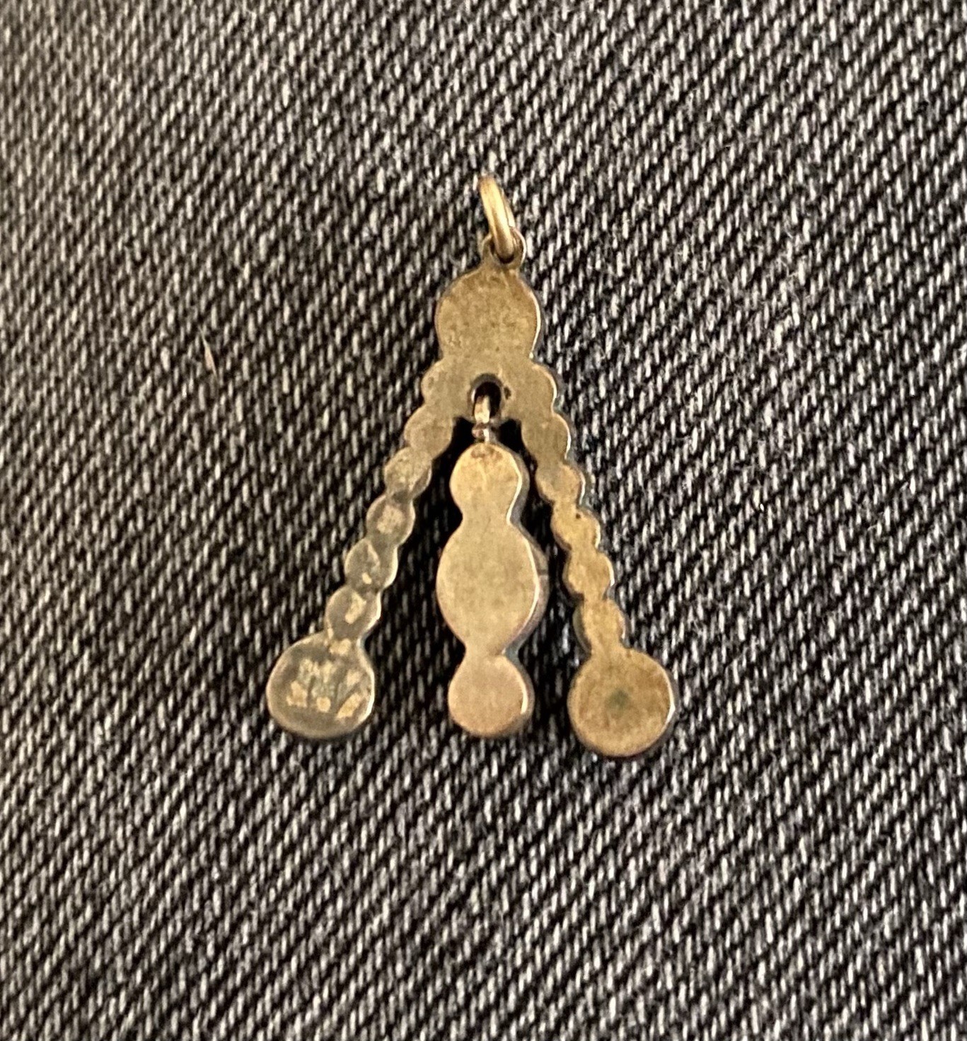 Victorian Garnet Pendant – circa 1837-1901, Low Carat Gold (5F149)