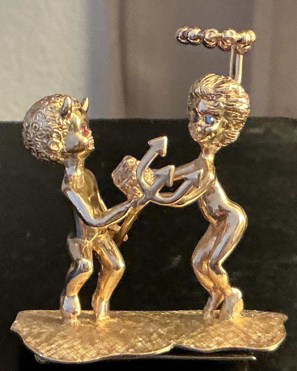 Solid 14k Gold William Ruser “The Two Angels” Brooch Fur Clip 30g Ruby Sapphire