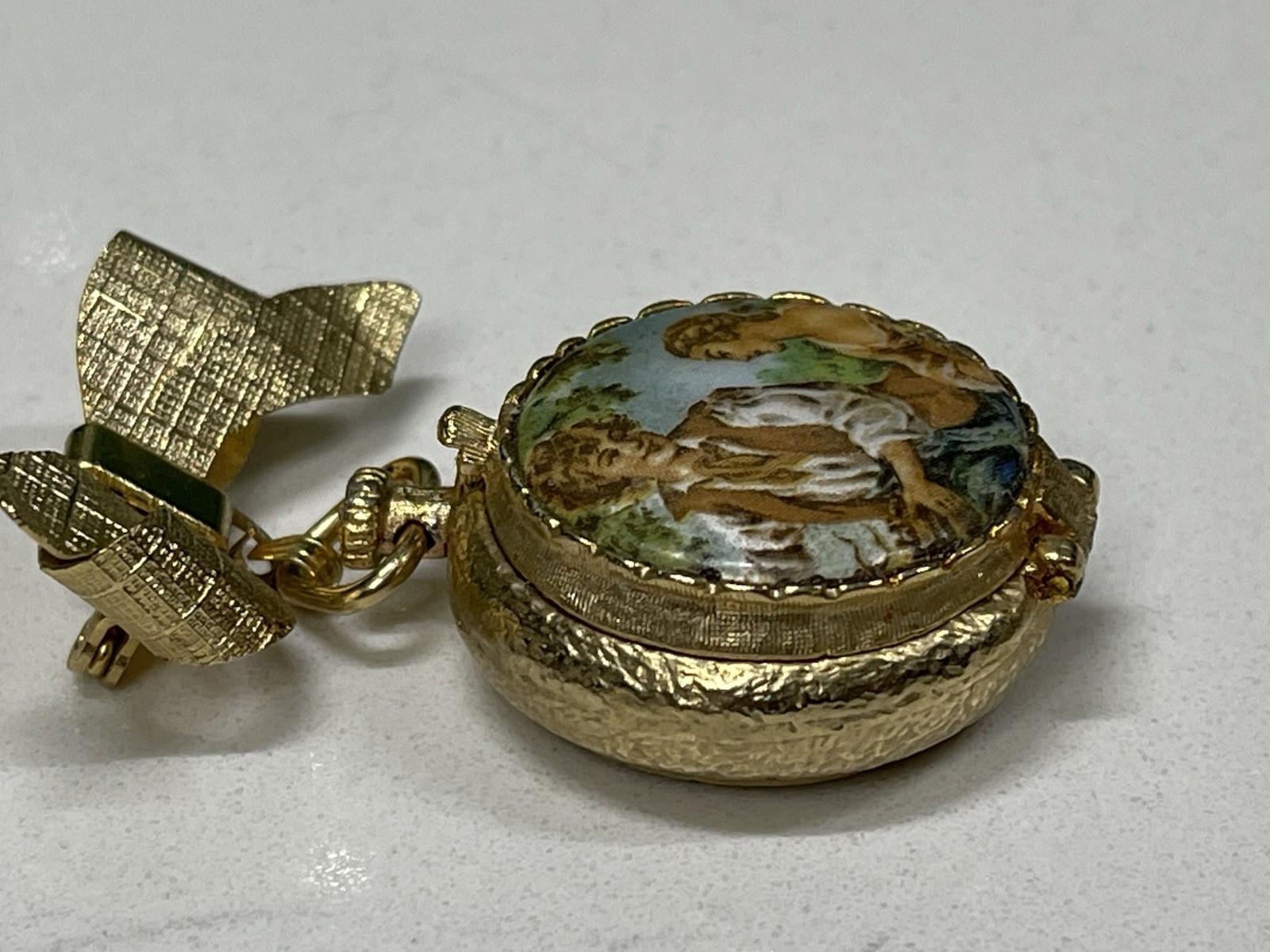 House of Fuller Solid Perfume Enameled Gold Locket Bow Brooch Unused