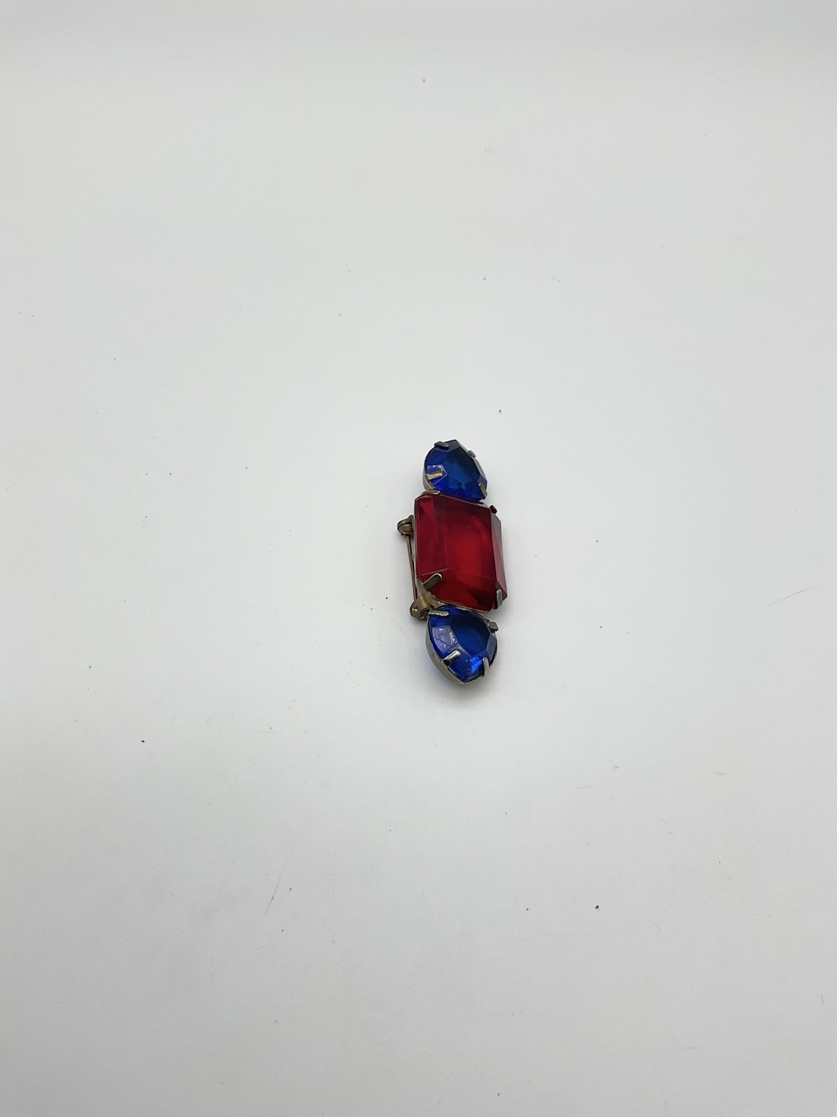 Vintage 1980s Deco red and blue faceted glass Brooch Pin!!Y1