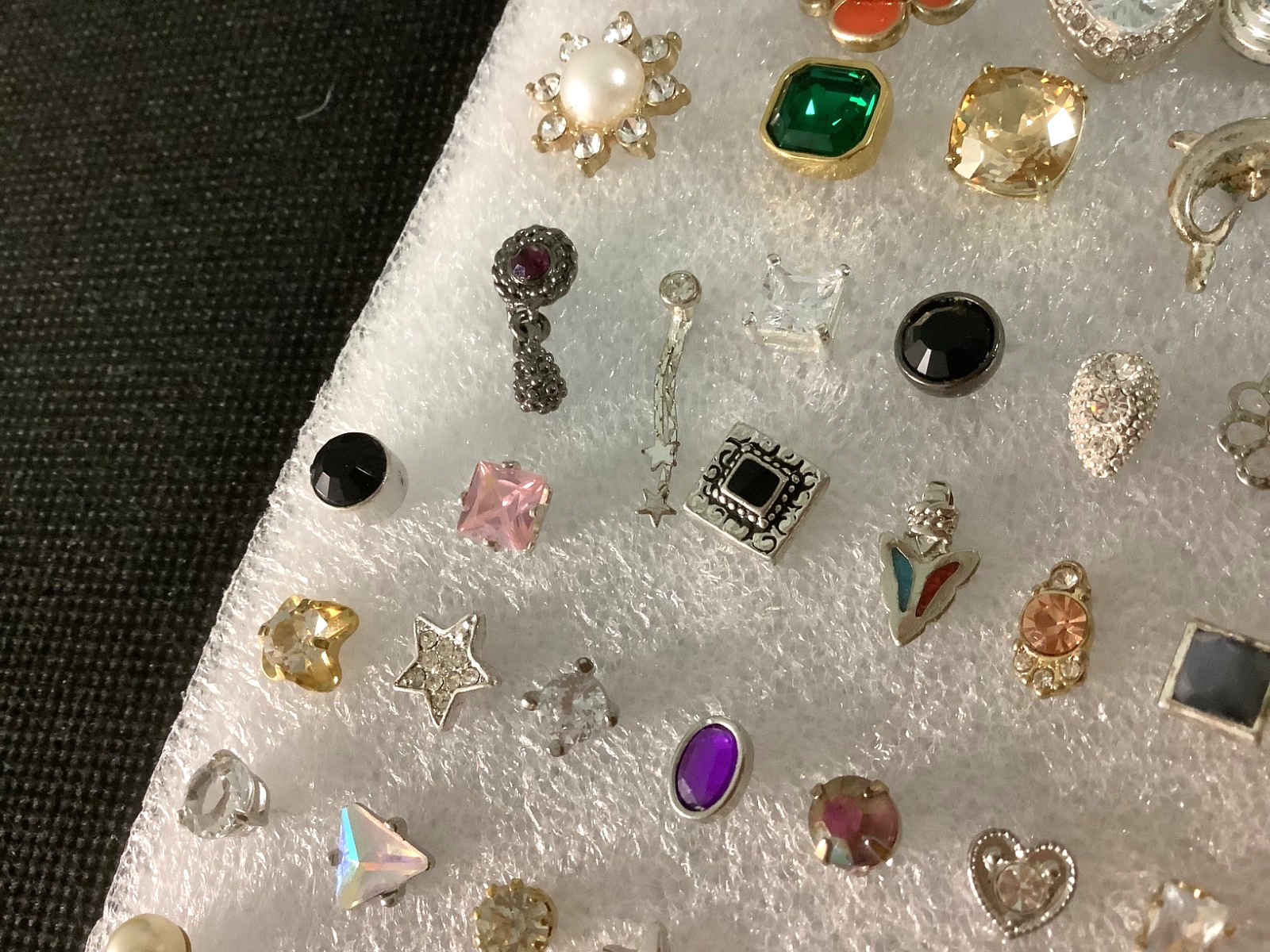 Huge lot of mixed vintage SINGLE stud earrings various unknown stones materials