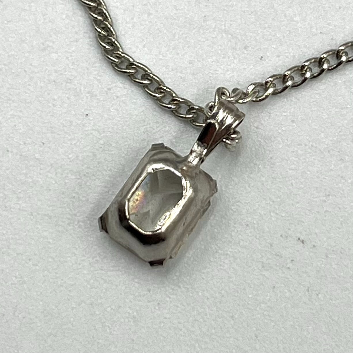VTG Silver Tone Emerald Cut Clear Crystal Solitaire Pendant Necklace Curb Chain