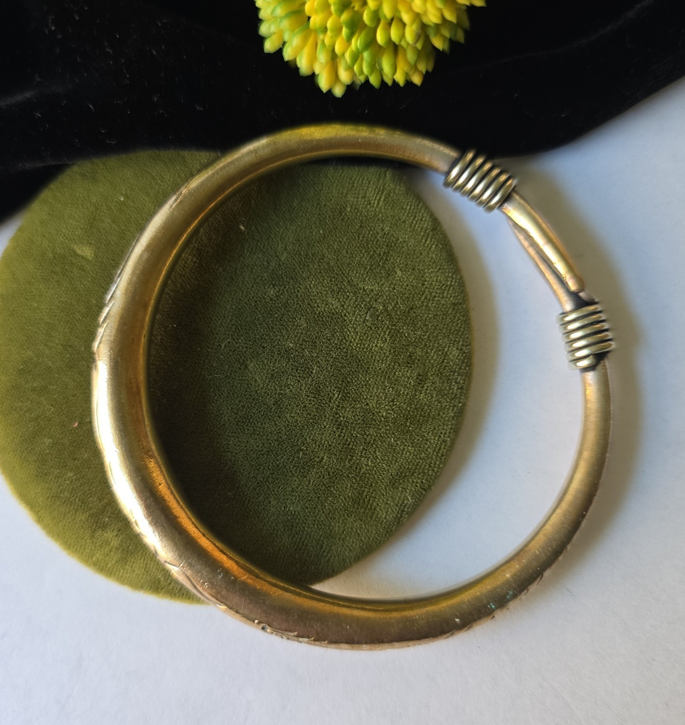 Vintage Boho Solid Brass Etched Bangle Bracelet sz M L 2 3/4″ Diameter