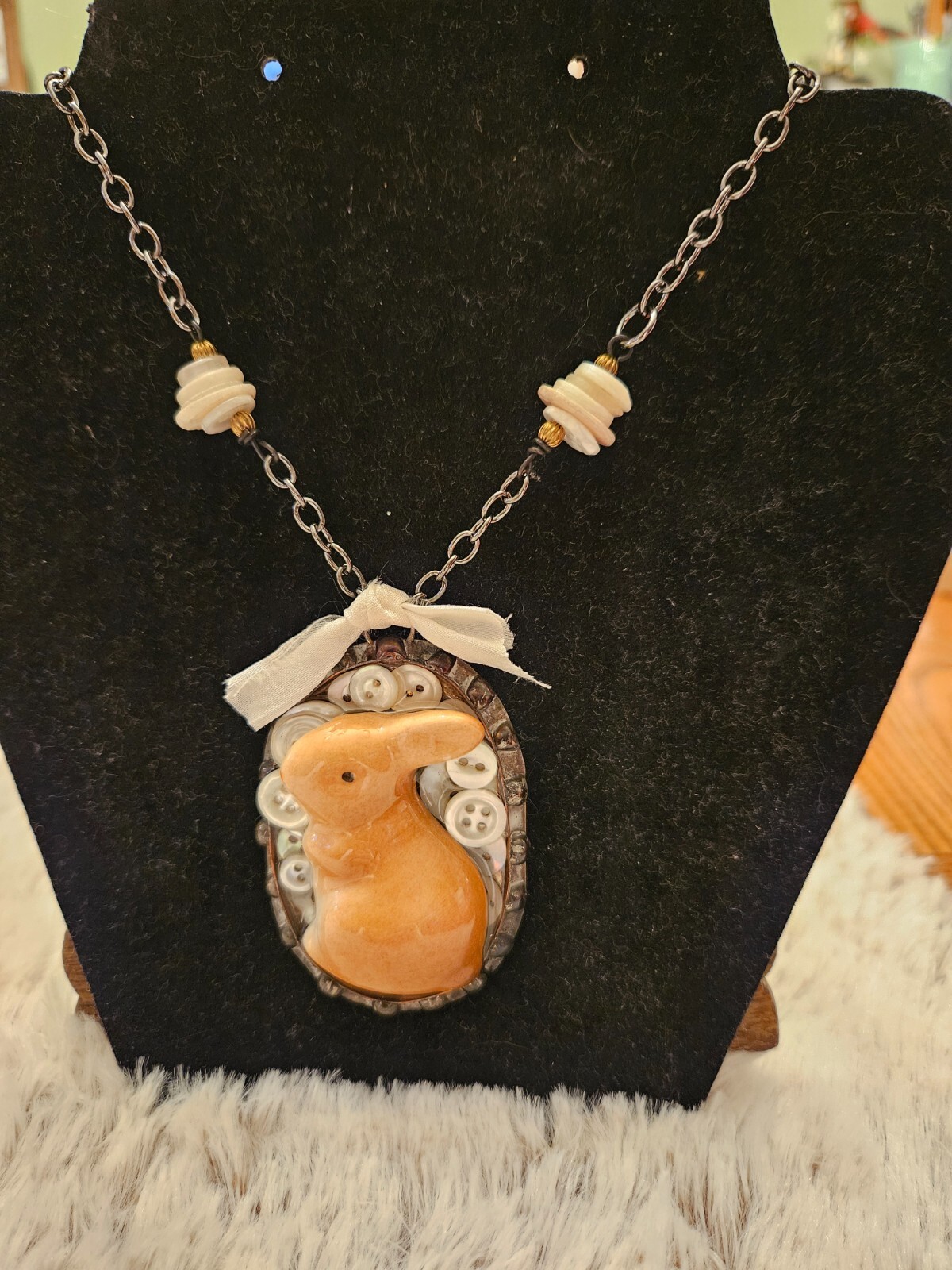 Charming Cherub vintage bunny necklace. NWOT. brasstone. Large bunny