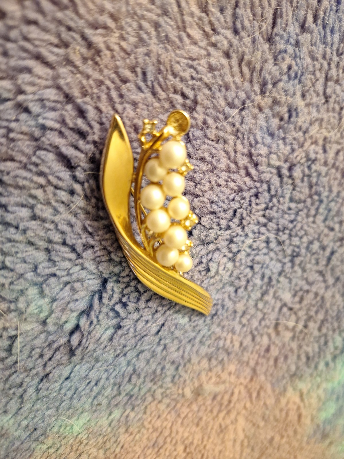 Vintage Crown Trifari Lily of the Valley Gold Tone Brooch Pin Pearls Crystals.