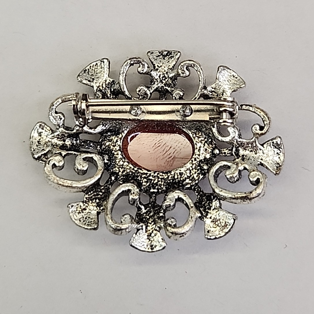 Vintage Carnelian Brooch Orange Stone Silver Tone Scrollwork Oval 1 5/8″