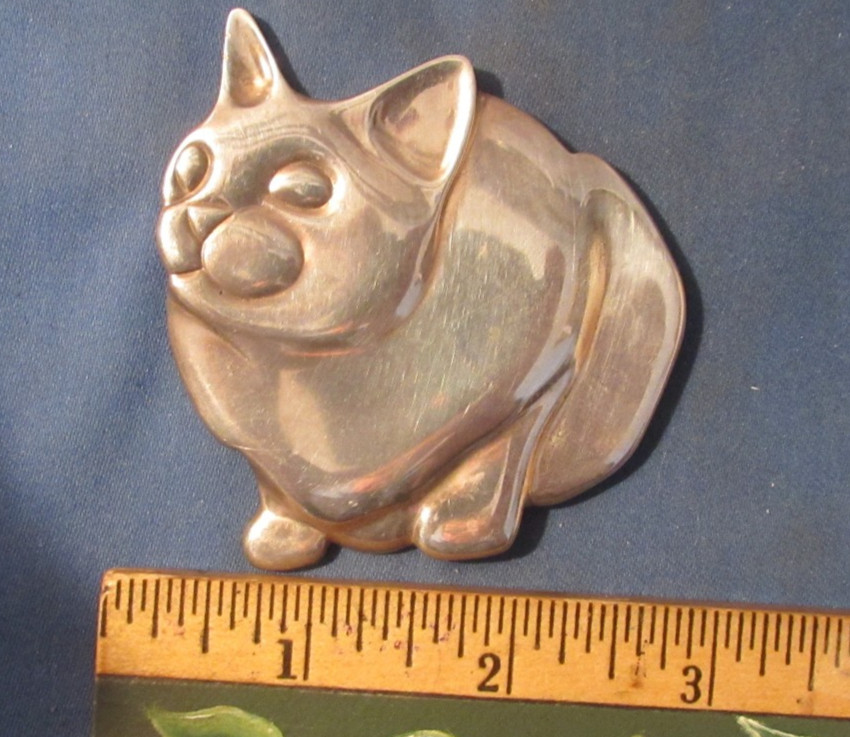 VINTAGE LARGE STERLING SILVER CAT BROOCH PIN SIGNED UNKNOWN MAKER SEE PHOTO 2