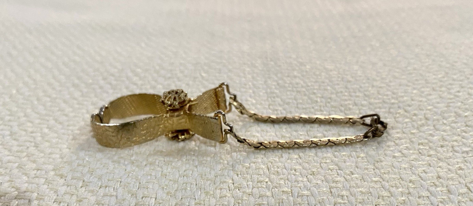 MCM Vintage Women’s Gold Tone Metal Glove Clip, No Stones