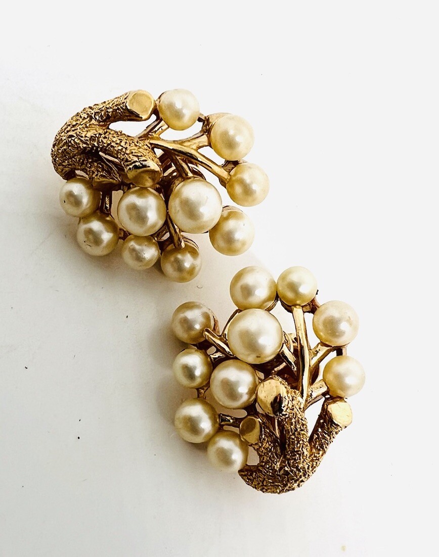 TRIFARI Branch Twig Faux Pearl Textured Earrings Signed Vintage Jewelry
