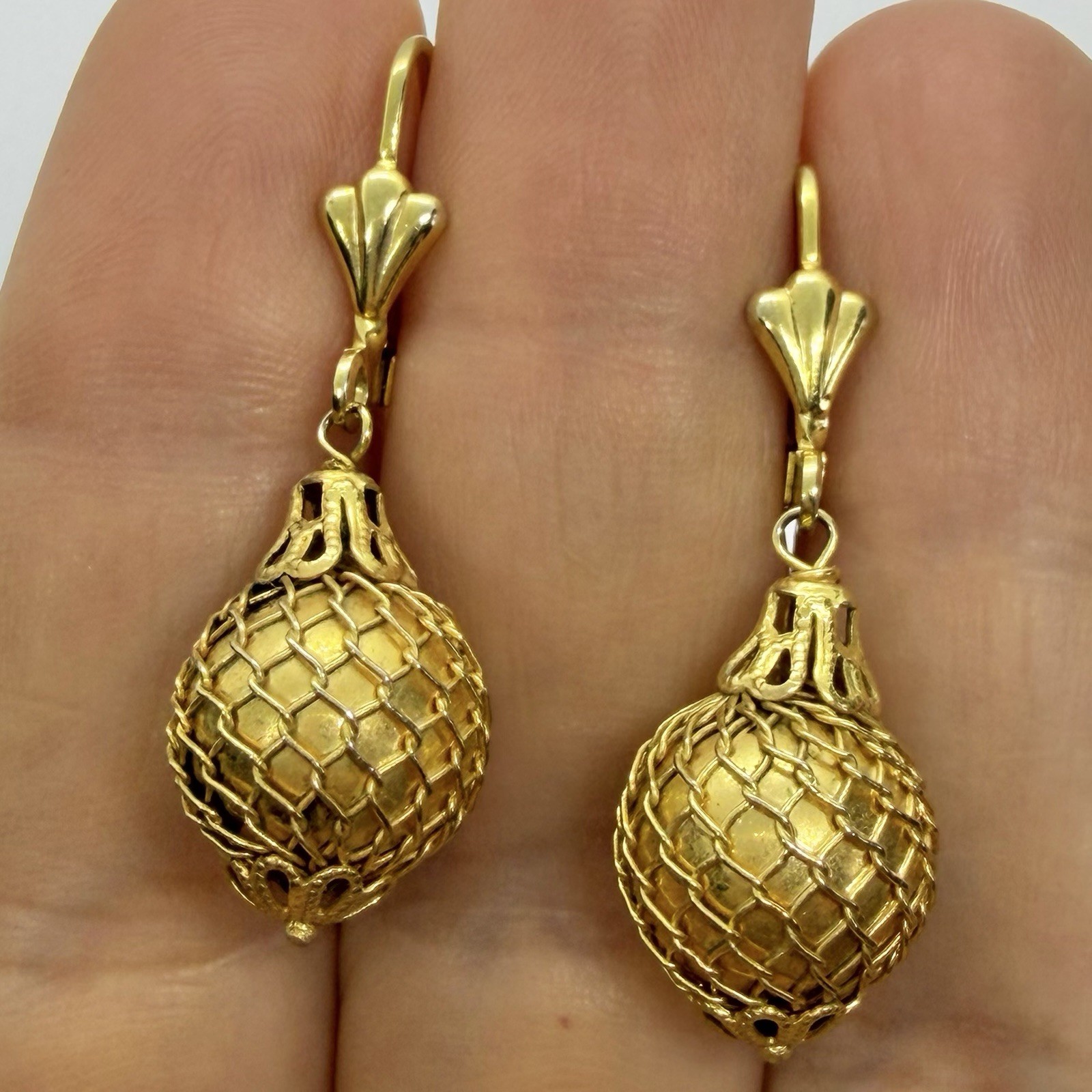 Vtg Mesh Goldtone Bead Dangle Leverback Earrings