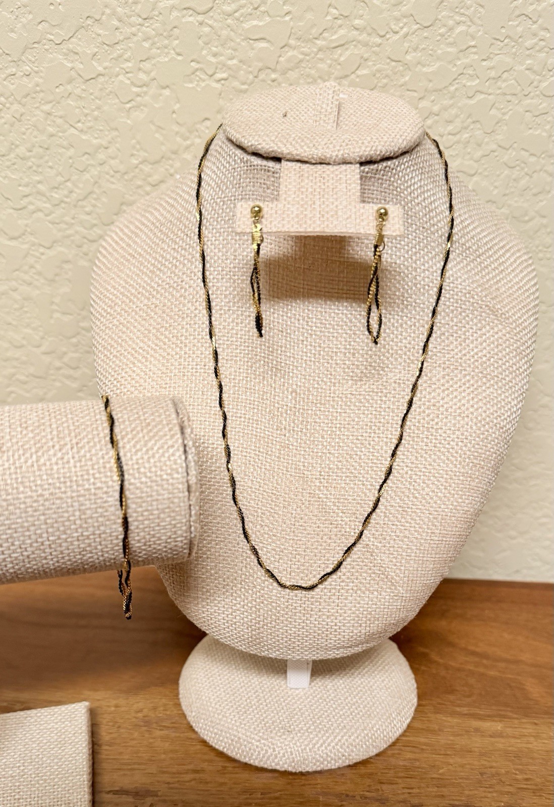 Vintage Gold & Black Twisted Chain Necklace Bracelet & Earrings Set