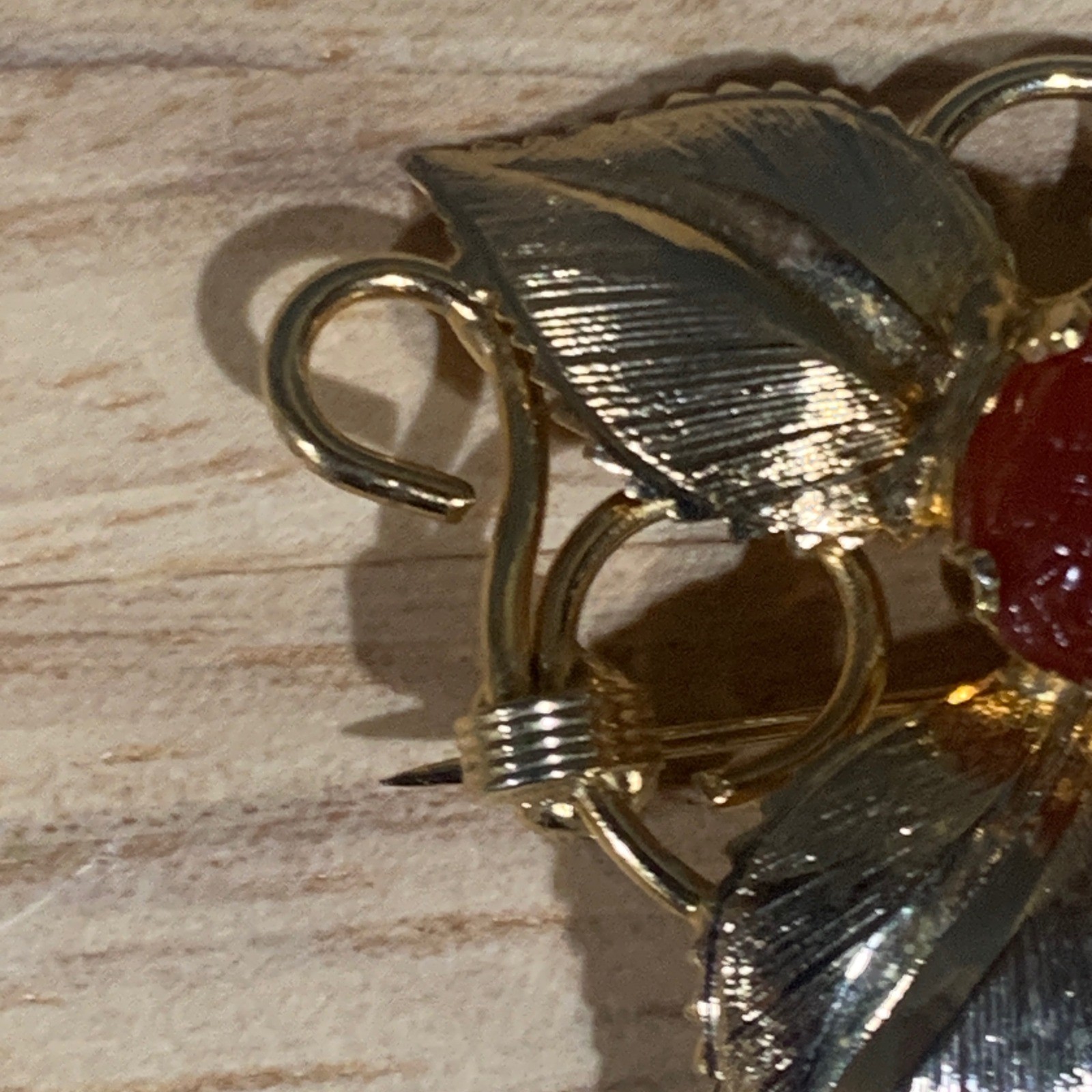 Vintage Gold Tone Multi Color Faux Glass Scarab Leaf Brooch Pin Red Green Blue