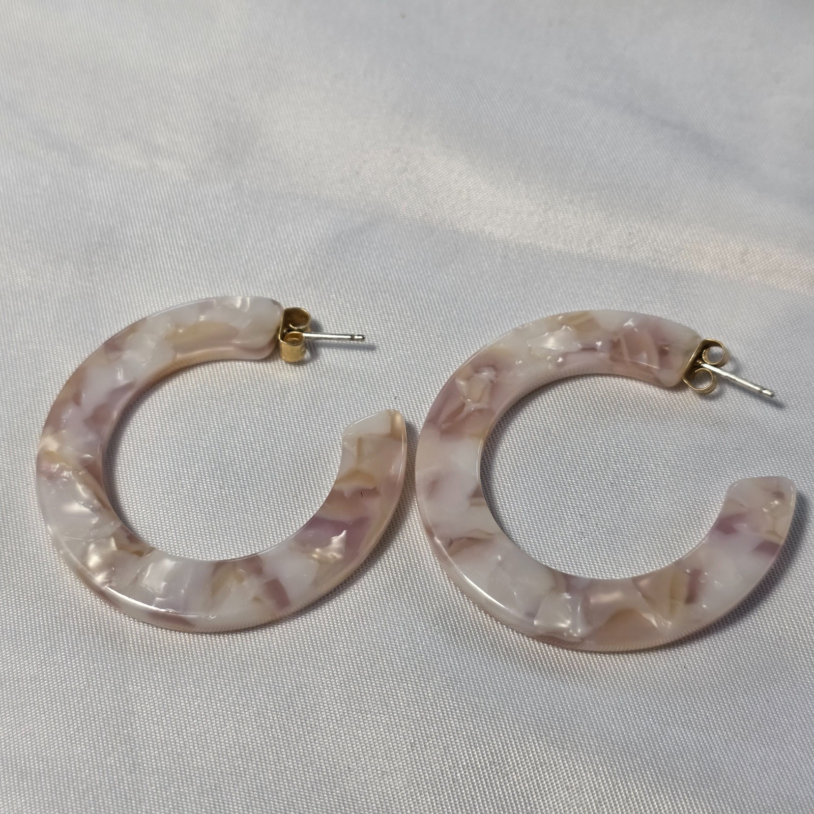 Acrylic Resin C-Shaped Hoop Earrings White and Lavender Polished Tortoise Shell