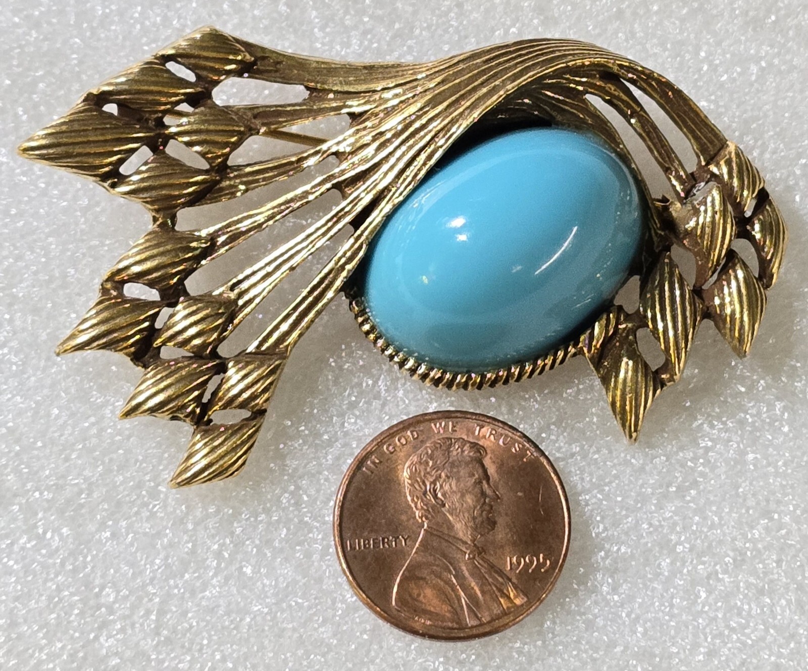 Vintage Turquoise Blue Egg Shaped Cabochon Retro Overhang Design Brooch