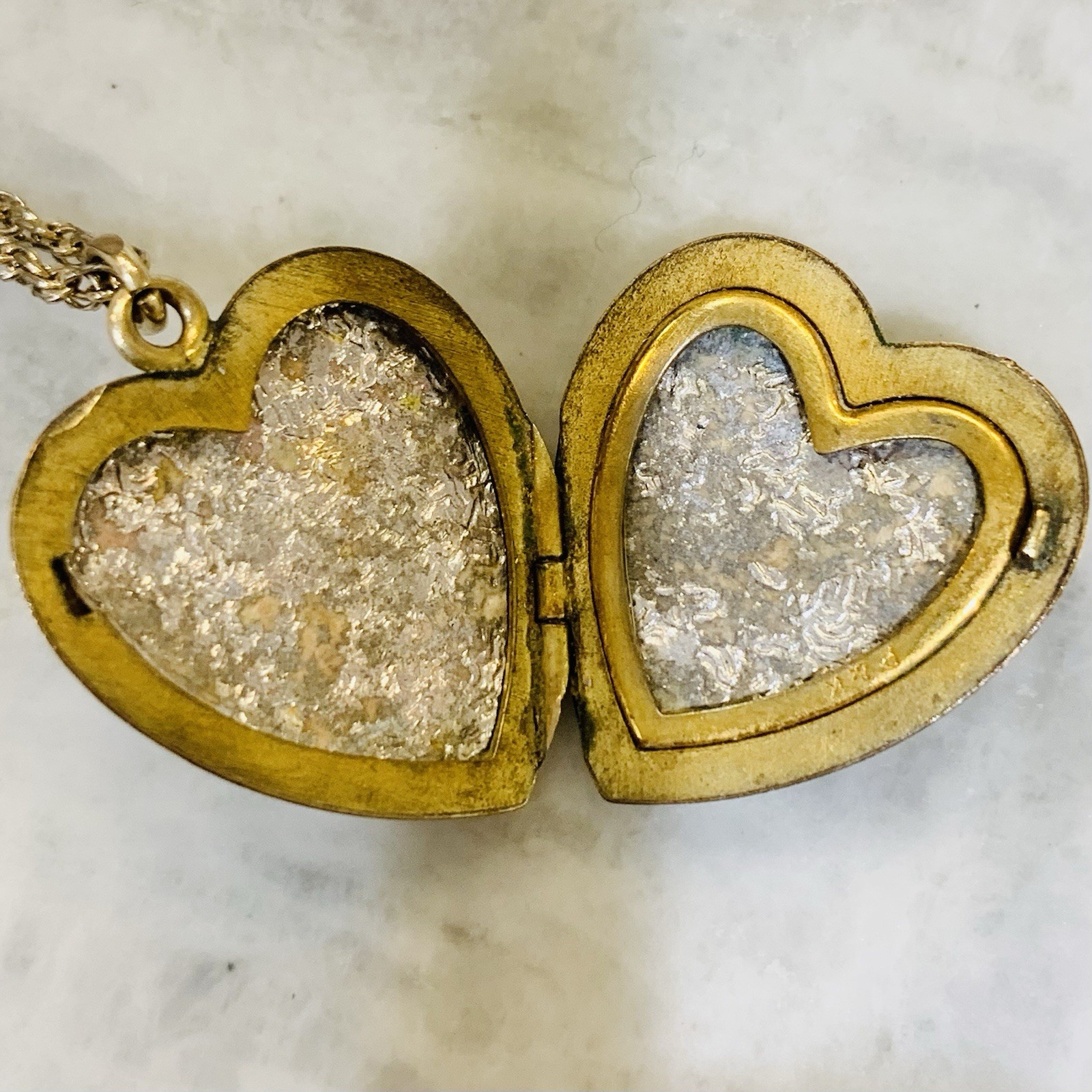 ANTQ HEART LOCKET Necklace 12K GOLD FILLED 8.58gr Art Nouveau .75” House 20”