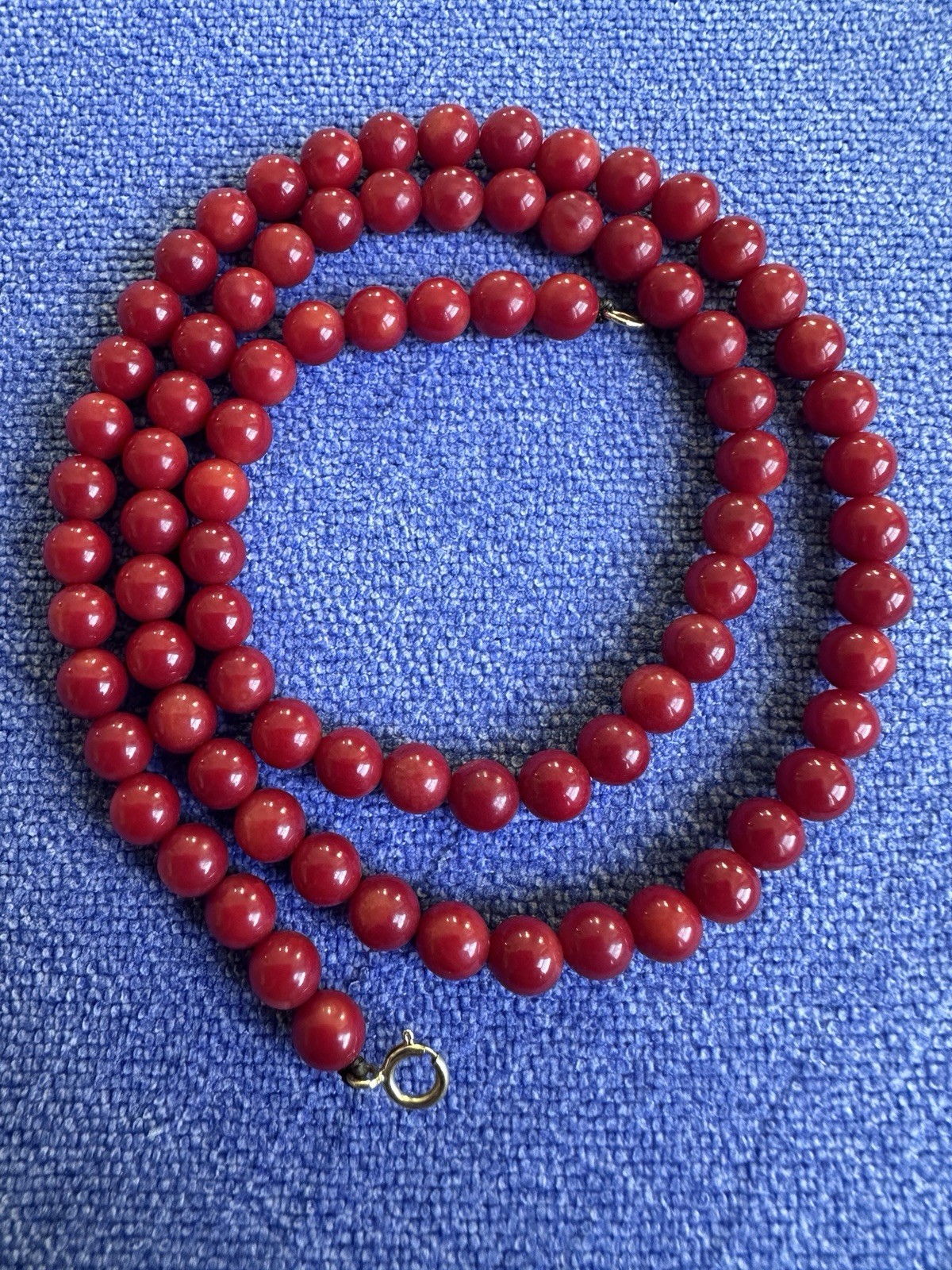 Vintage Red Coral Bead Necklace 18” 5.5mm Round Beads 14K Gold Clasp