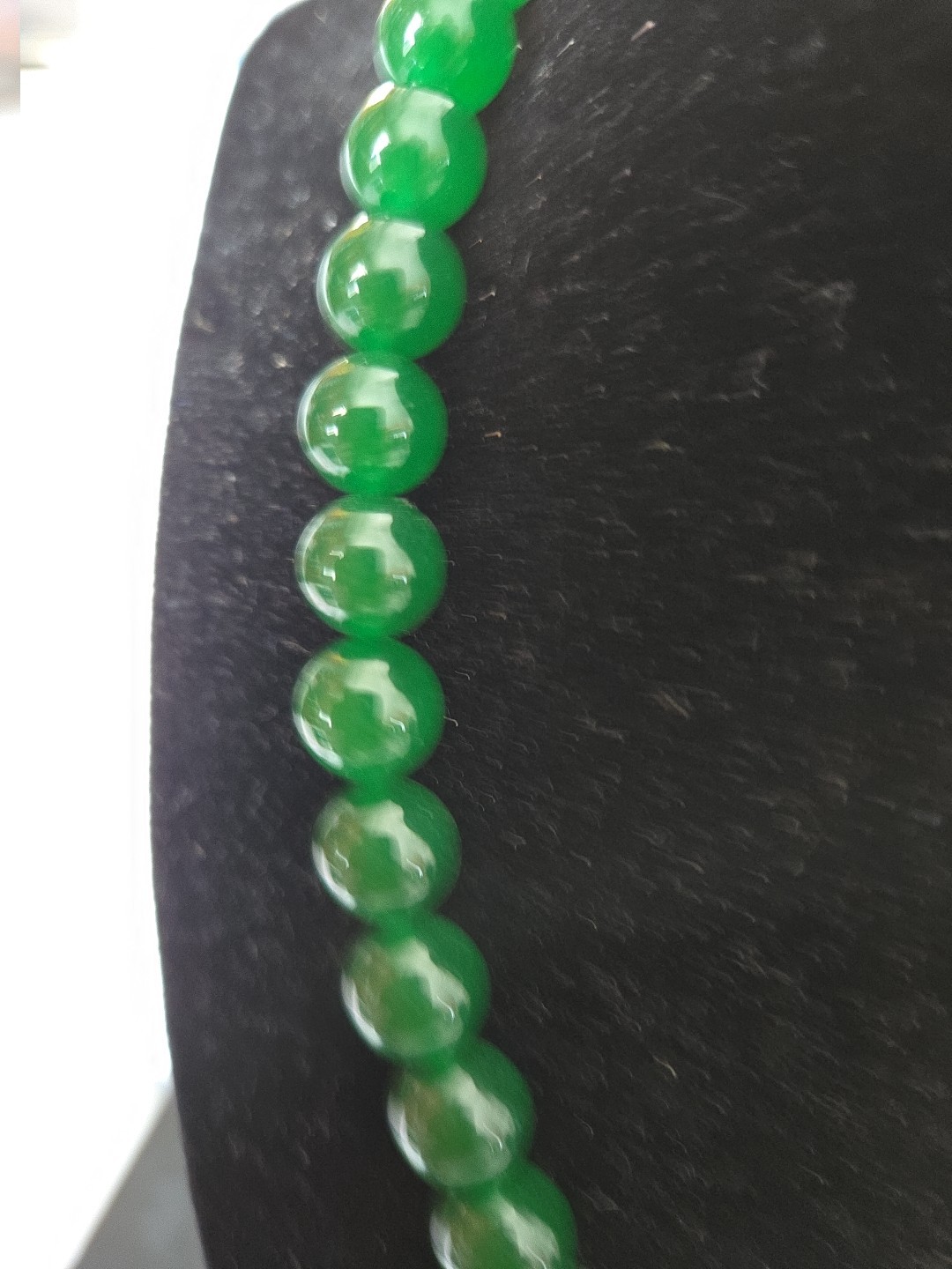 Jade Hand Strung Beaded Round 18″ Necklace Imperial Green Nephrite Claw Clasp