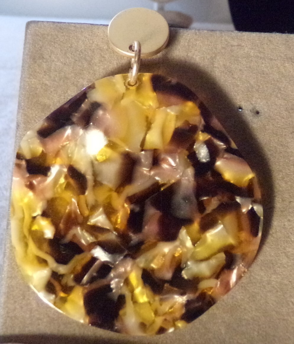 VTG BIG CONFETTI LUCITE ACRYLIC RESIN ARTISAN AMBER YELLOW DROP PIERCE EARRINGS
