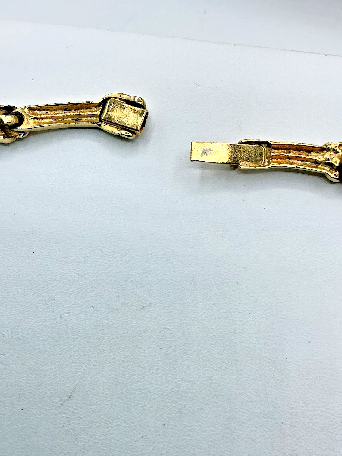 Vintage Gold Tone Love Knot Bar Link 18″ Statement Heavy Necklace Unbranded