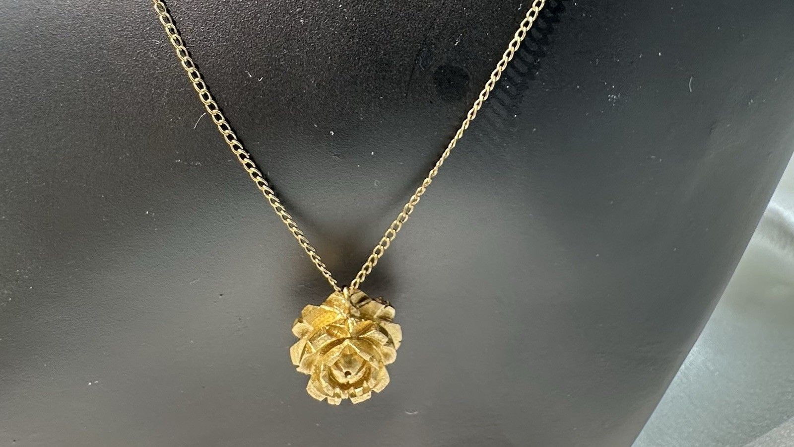 Vintage IPS 1/20th 12k Gold Filled Chain Ceramic Flower Pendant Necklace 16”