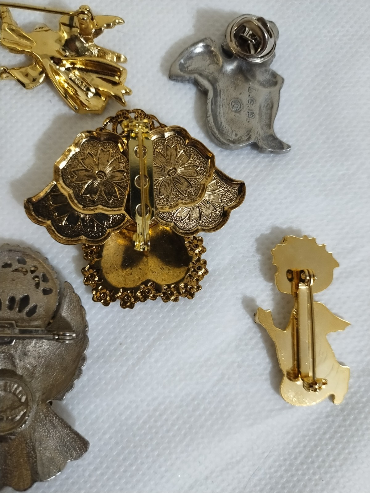 Vintage to Now ANGELS Pins Brooches 25 Pcs Read Description!