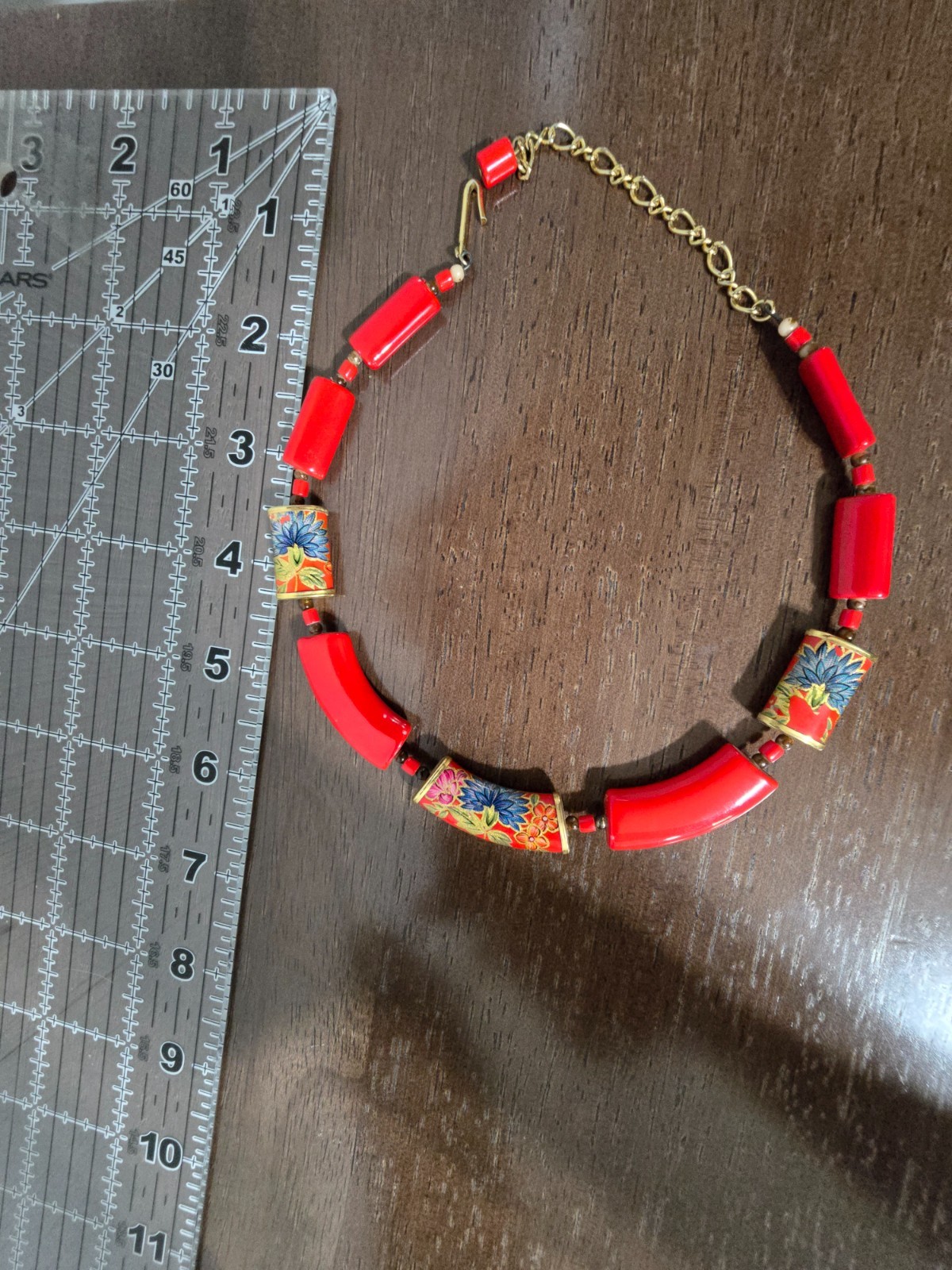 VINTAGE “JAPAN” RED ENAMEL W/HAND PAINTED FLORAL CHOKER MEMORY WIRE NECKLACE!