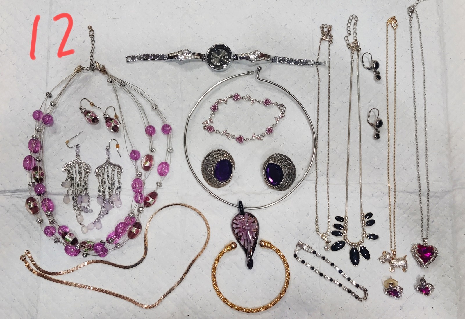 Lot Of Estate Costume Jewelry, 16 Pcs