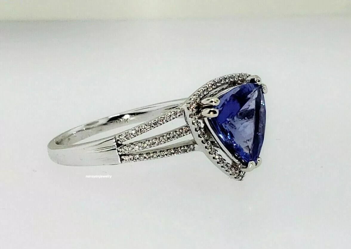 4.25 CT Trillion cut Tanzanite Halo Stunning Engagement Ring 925 Sterling Silver