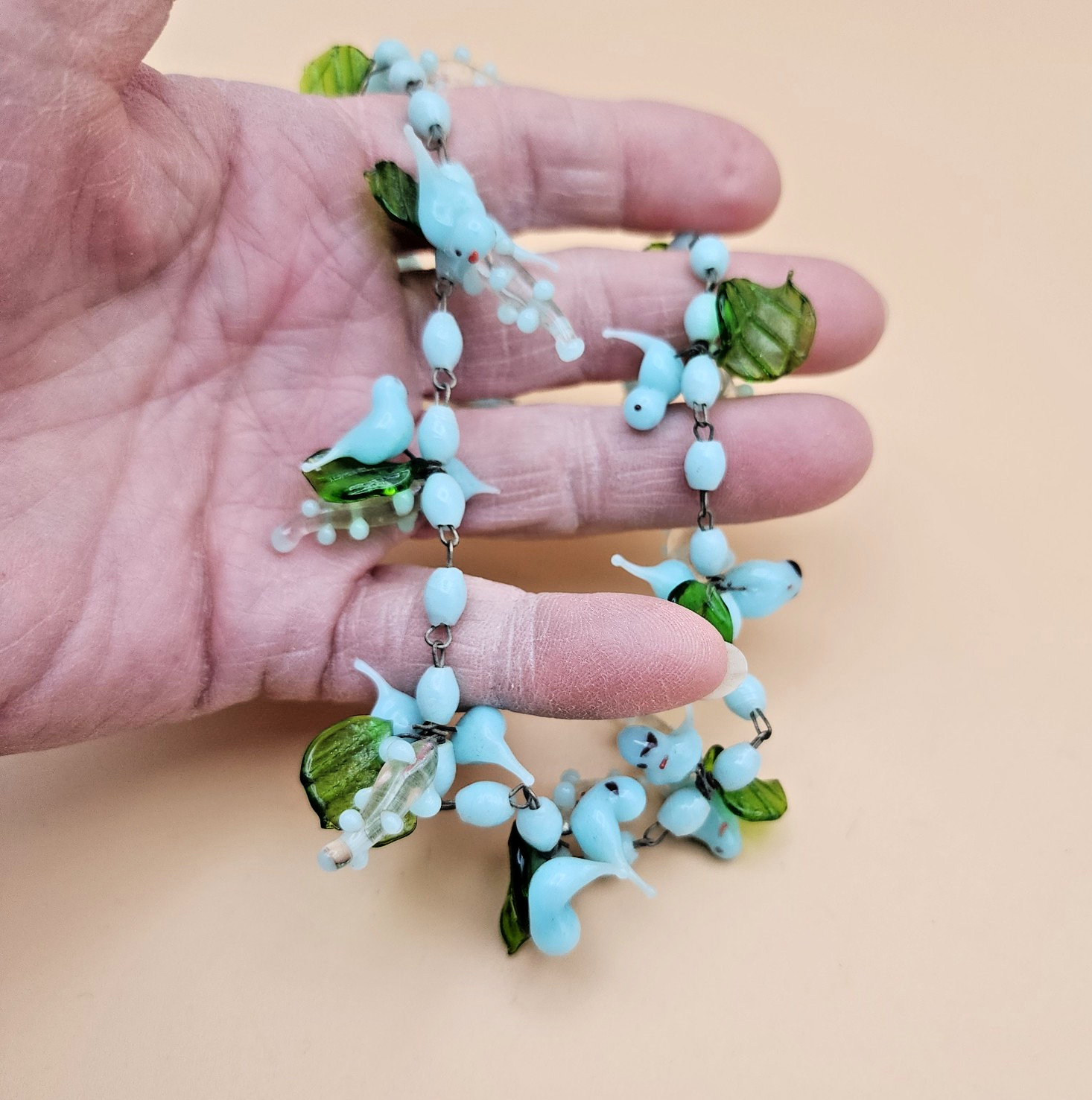 Lovely Vintage Blown Glass Neckless w Birds & Flowers (1670)