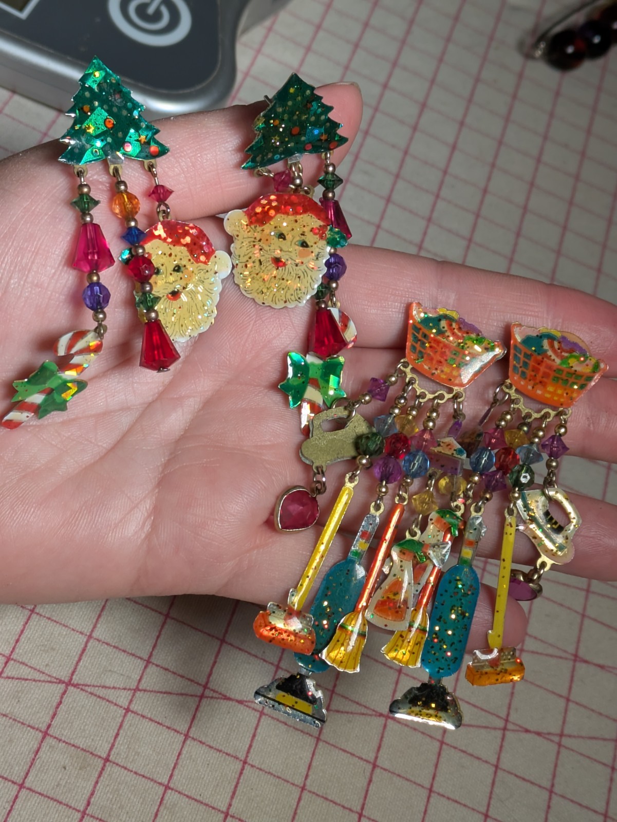 Vtg 80s (2) Watta KCFA Laundry Christmas Santa Earrings Lunch At The Ritz -like
