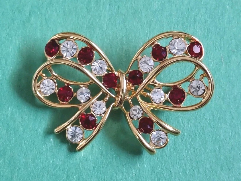 Vintage RED & CLEAR Stones BOW Brooch in Gold Tone