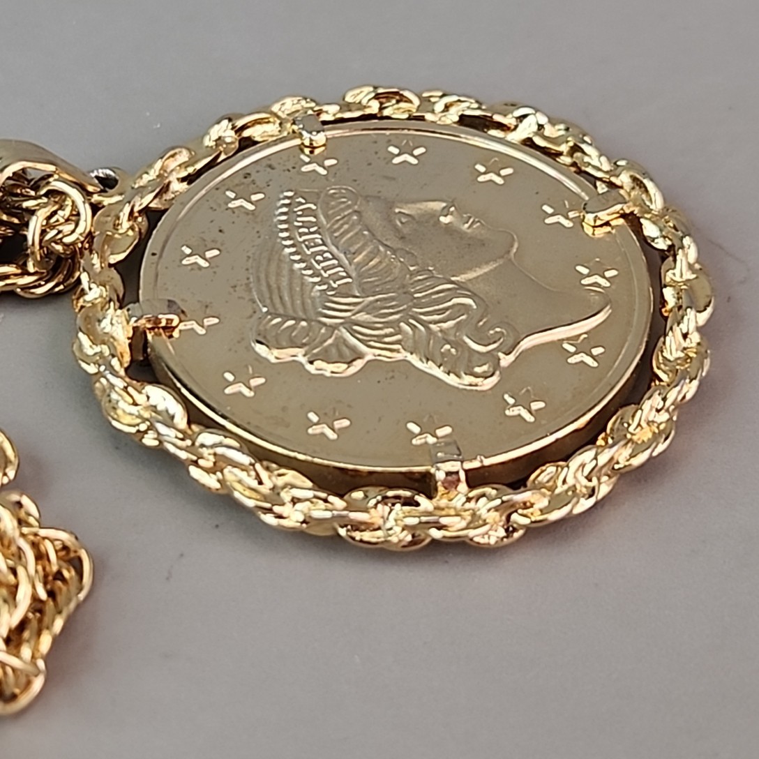 Vintage Avon Bicentennial Coin Necklace Lady Liberty 1976 Gold Tone 28″
