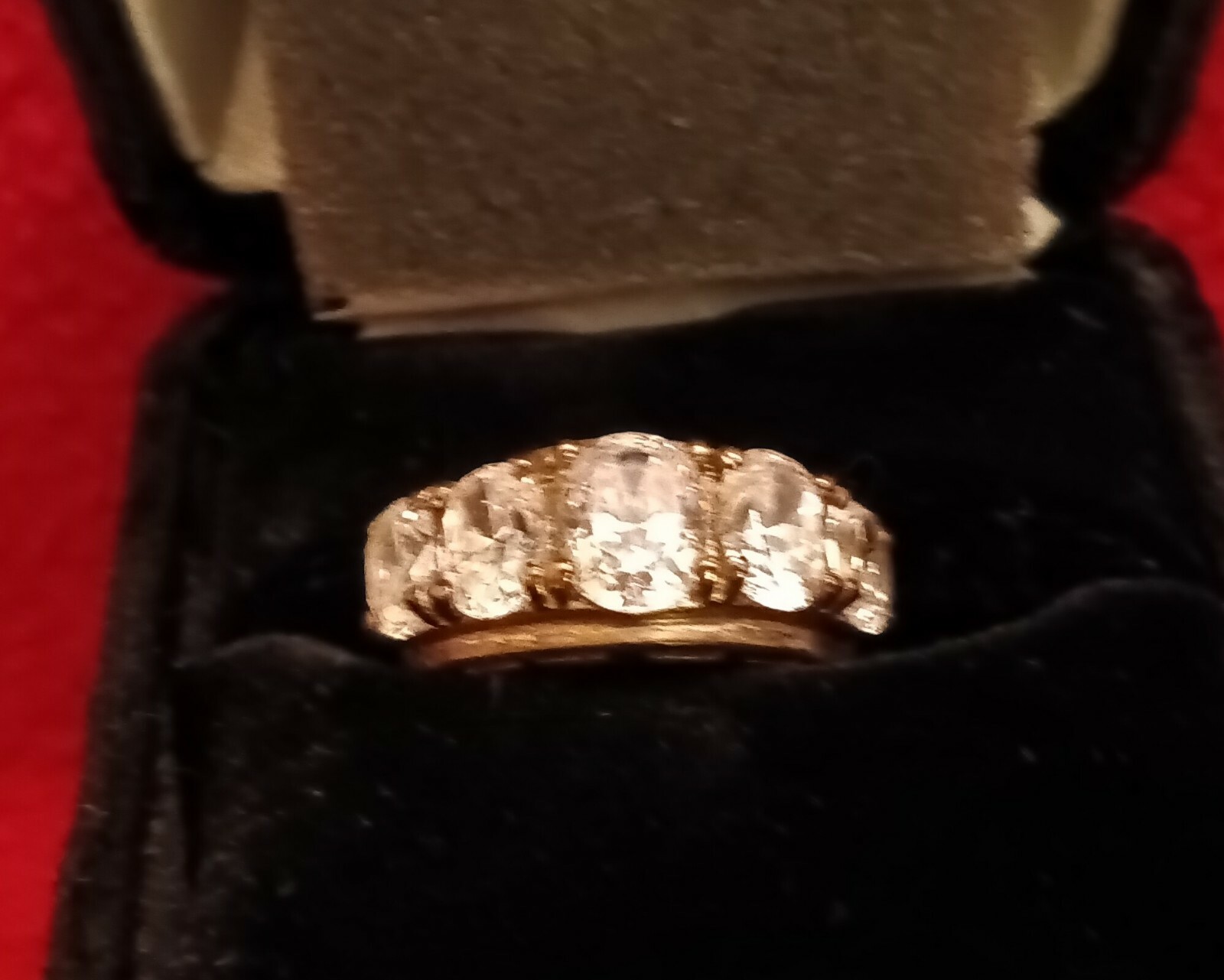 Sterling White Stones Ring Vintage – The Franklin Mint – Great shine