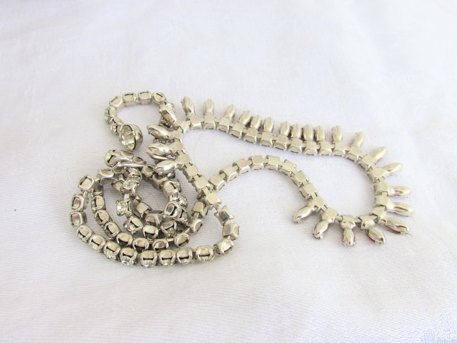 Vintage Dainty Marquise Red & Clear Rhinestone Choker Necklace 17″ Silver Plate