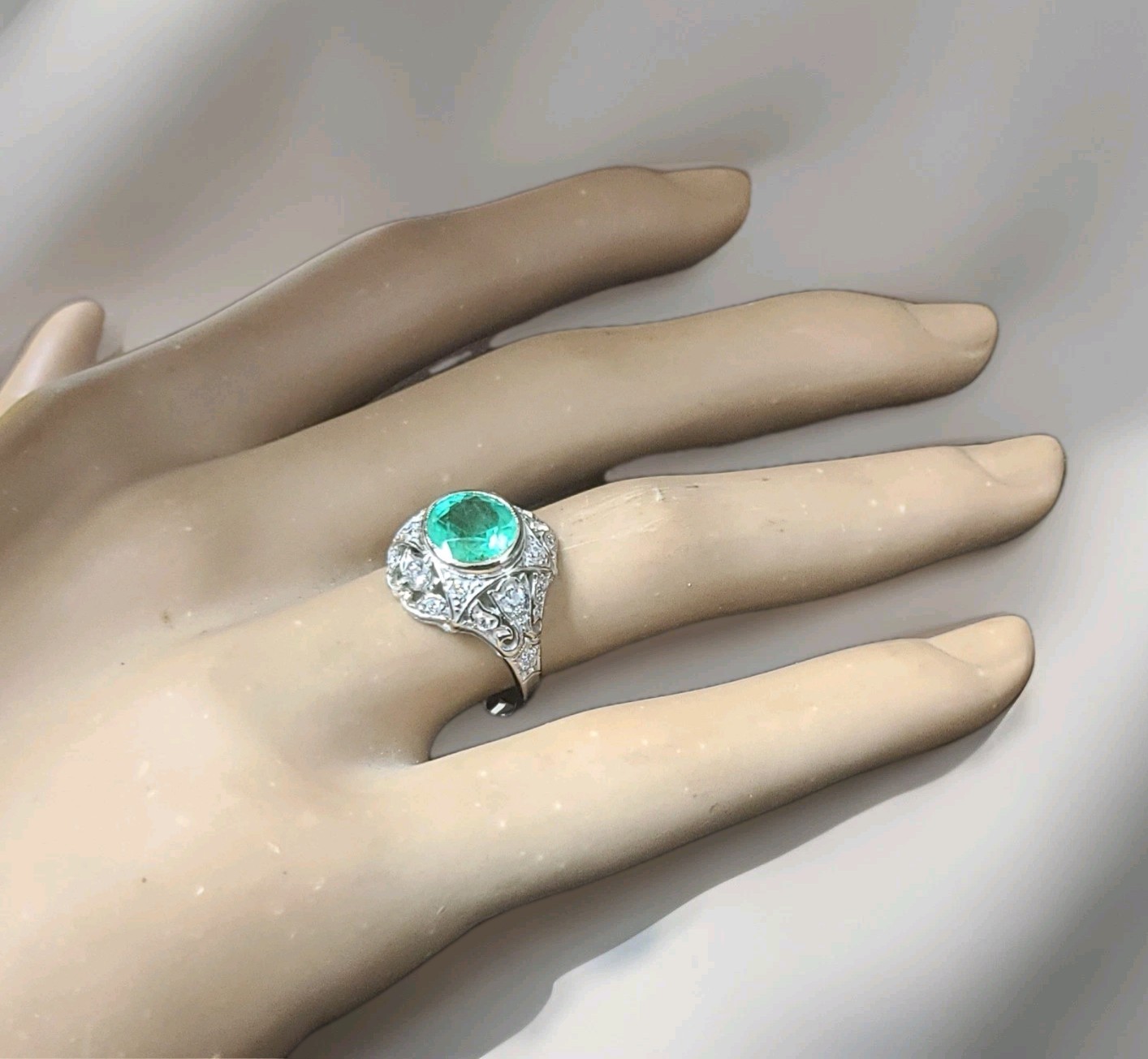 Vintage 14k White Gold Engagement Ring 1.35CT. Natural Round Colombian Emerald
