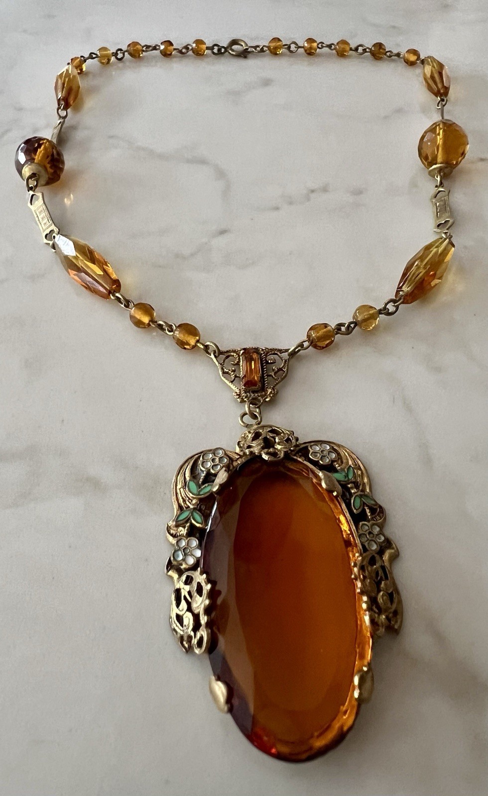 CZECH STUNNING VTG COGNAC COLOR FACETED BRASS FILIGREE ENAMELED PENDANT NECKLACE