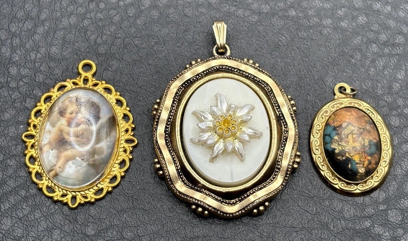 Vintage Flower Mother of Pearl Angels Cameo Style Oval Pendant Lot of 3