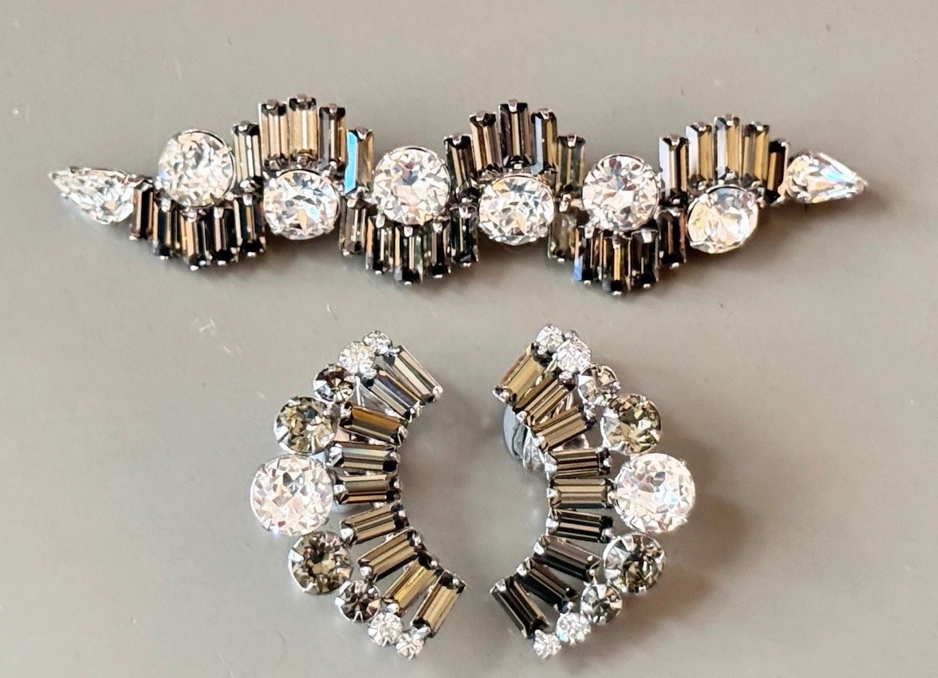 Vintage Signed HATTIE CARNEGIE Gray & Clear Crystal Brooch & Earring Set