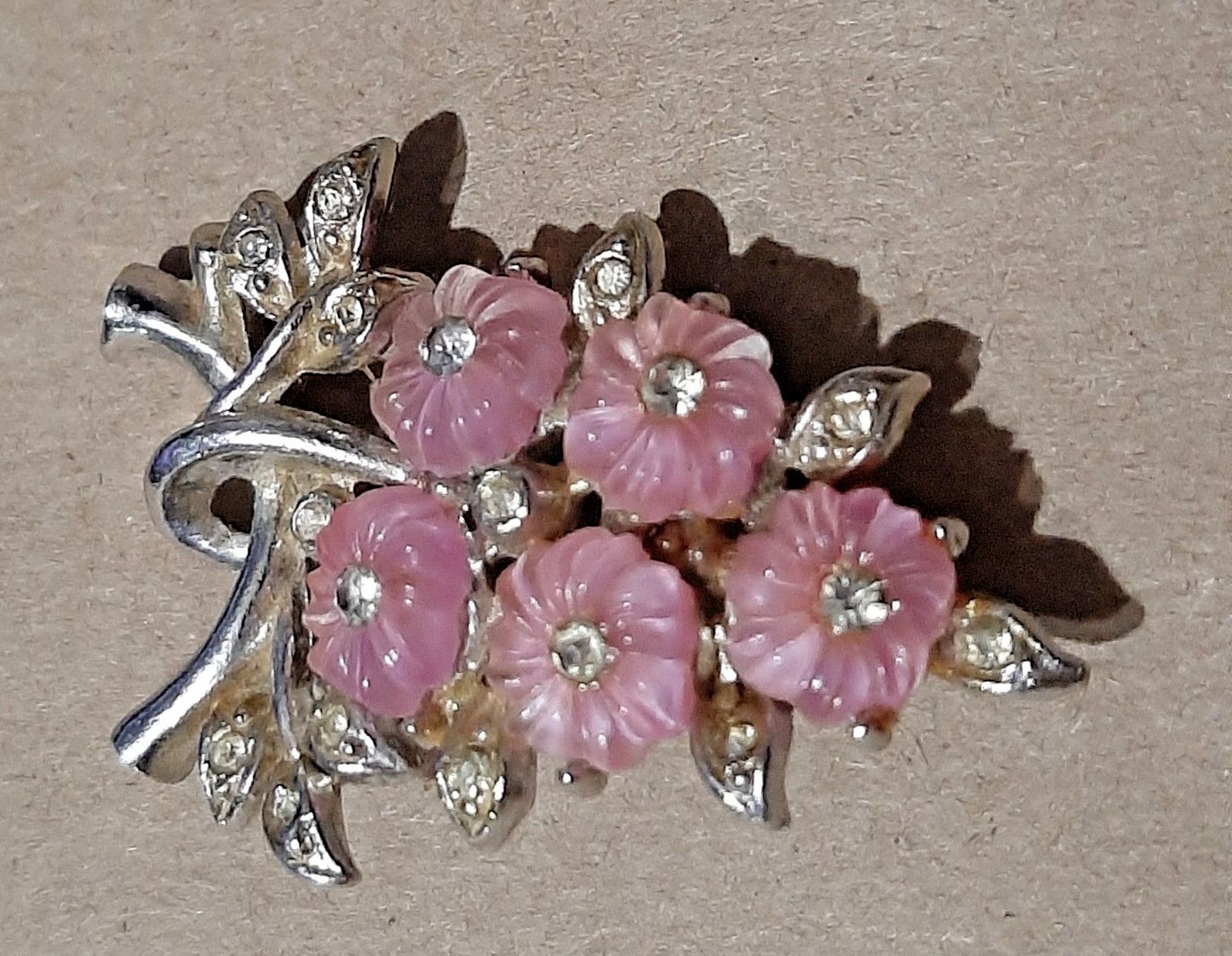 Unsigned PINK MOLDED GLASS Flowers Brooch