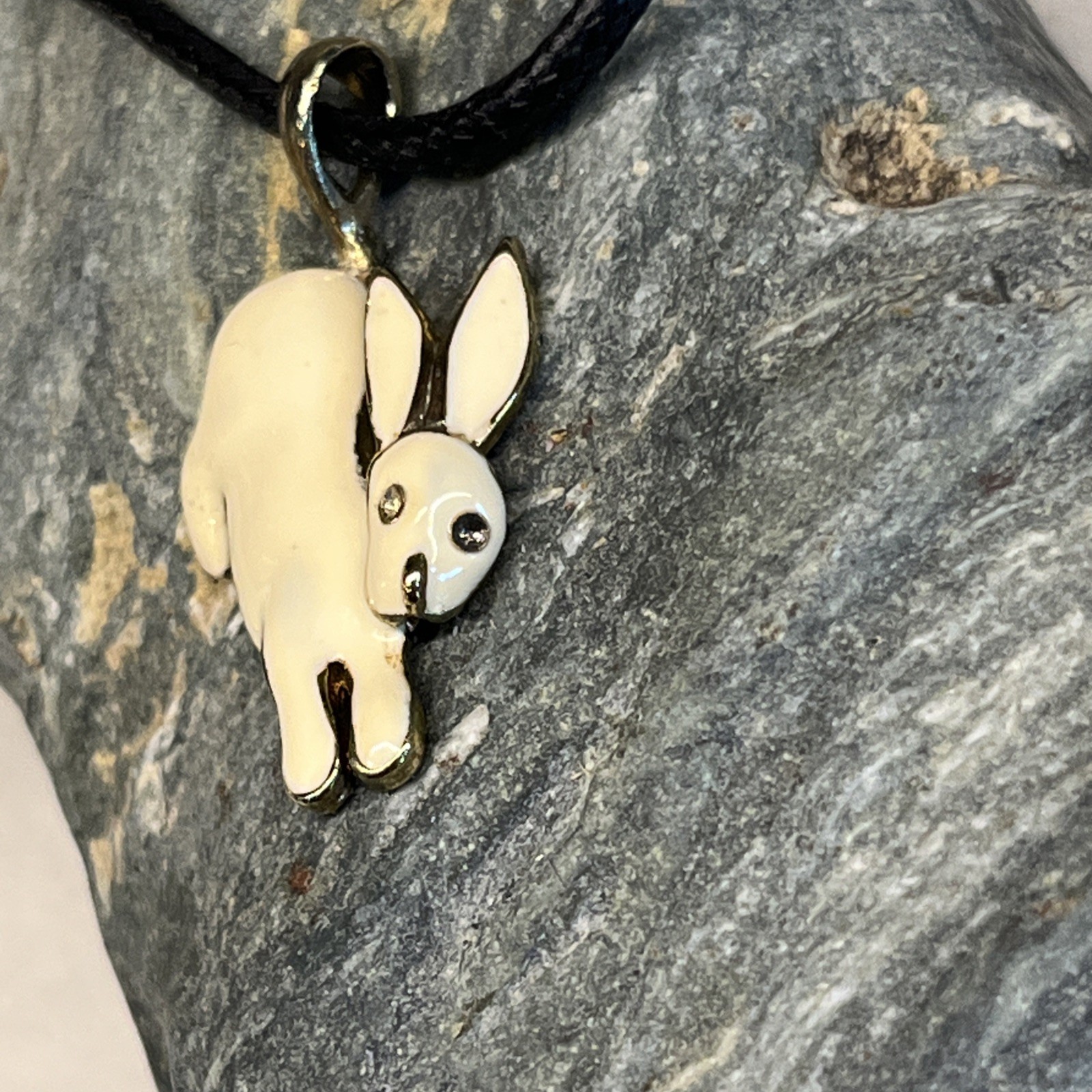 Vintage 1996 Phister Enamel Rabbit Necklace Pendant Rhinestone Eyes. J-1
