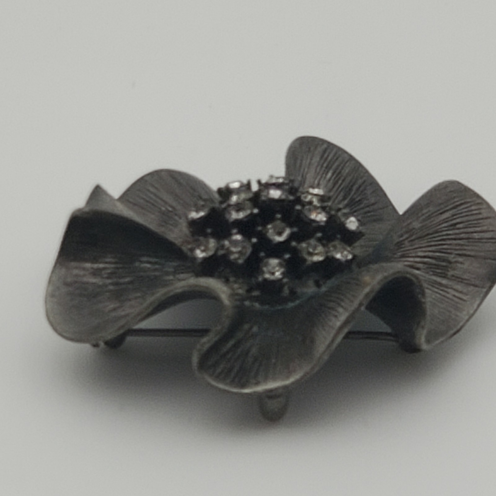 Dark Grey Metal Flower Brooch/Pendant