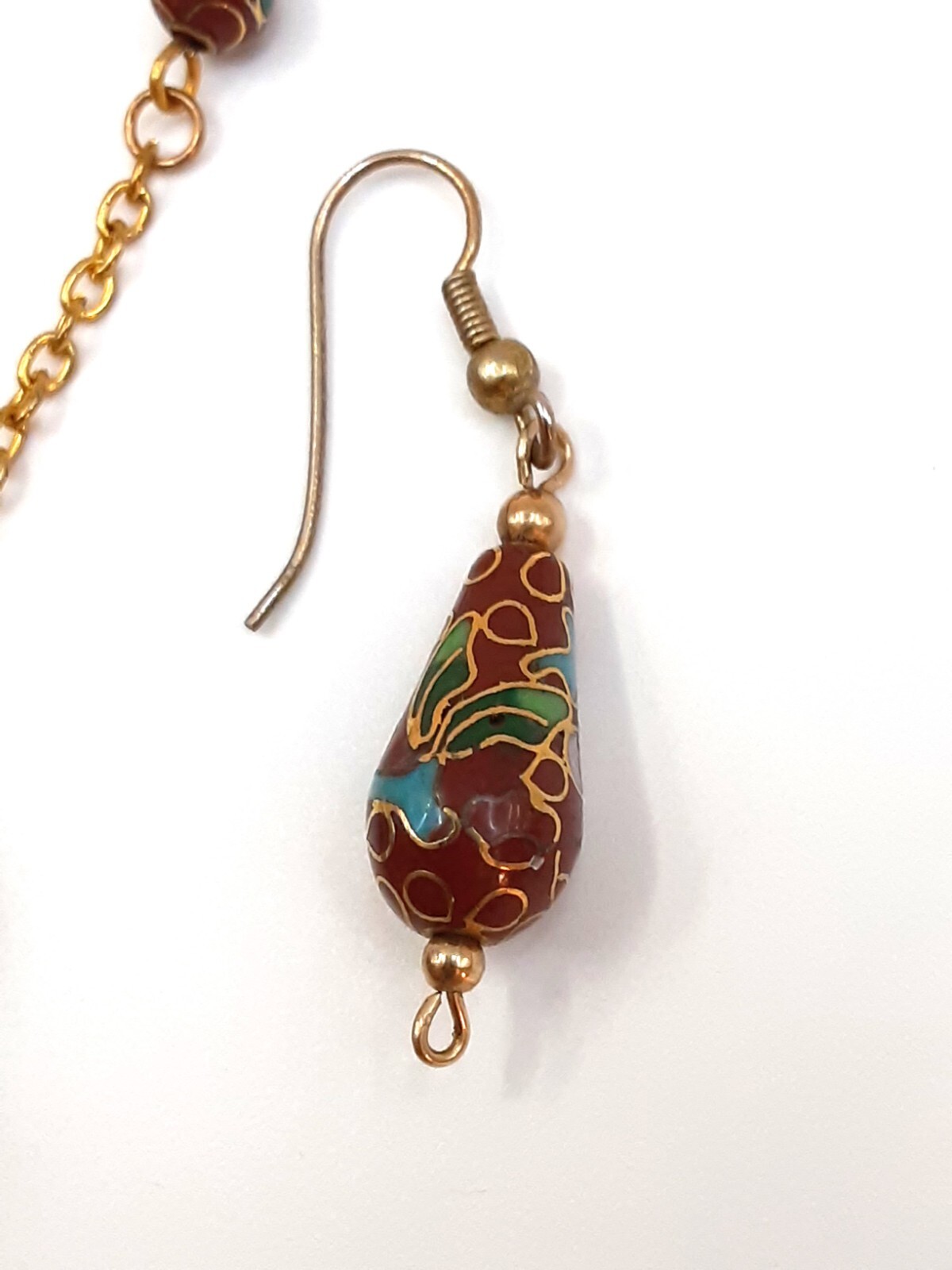 VNTG 80’S CLOSIONNE NECKLACE AND EARRING SET. Red, Black, Gold Tone