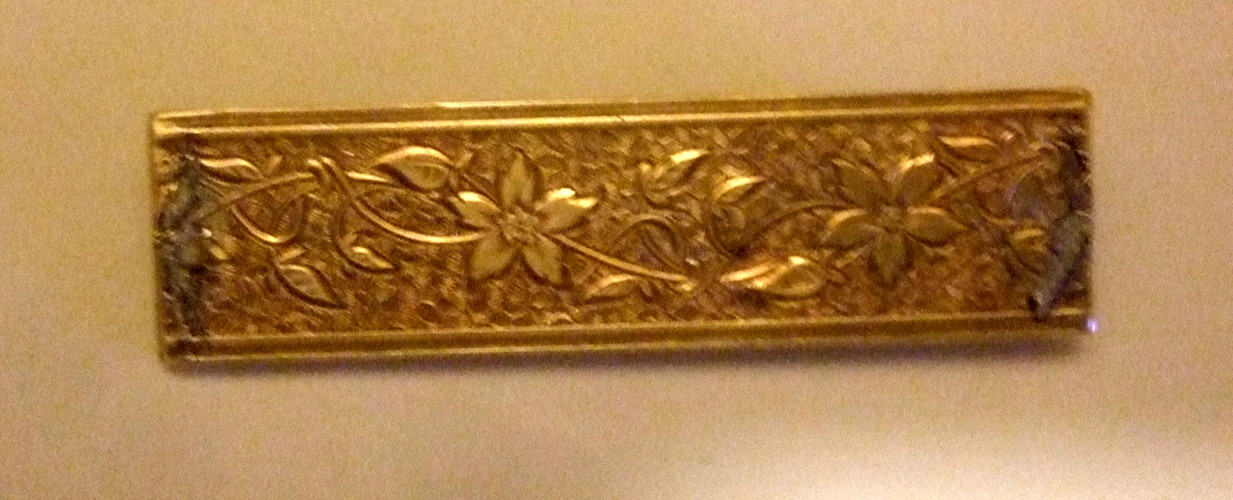 Victorian Style Bar Pin Flowers and Leaves 1930’s Great Look