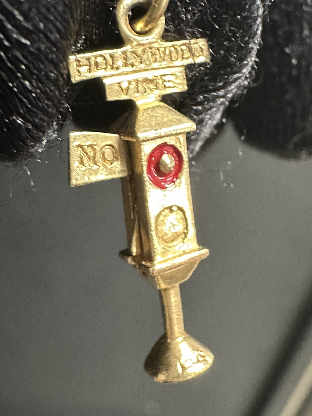 14K Vintage Gold HOLLYWOOD VINE STOP GO YES NO TRAFFIC SIGNAL Pendant Charm 1.8g