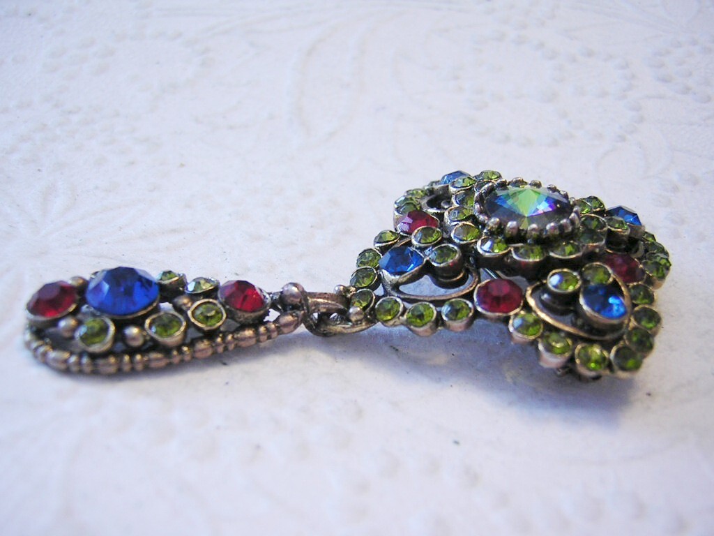 1950’s EDLEE Fab RIVOLI, Olivine, Egyptian Blue & RED Rhinestones Dangling PIN