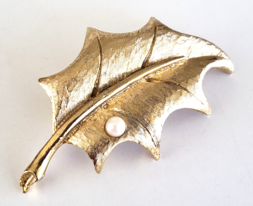Vintage SIGNED Genuine Pearl Leaf Brushed Gold Tone Pin 1-15/16″