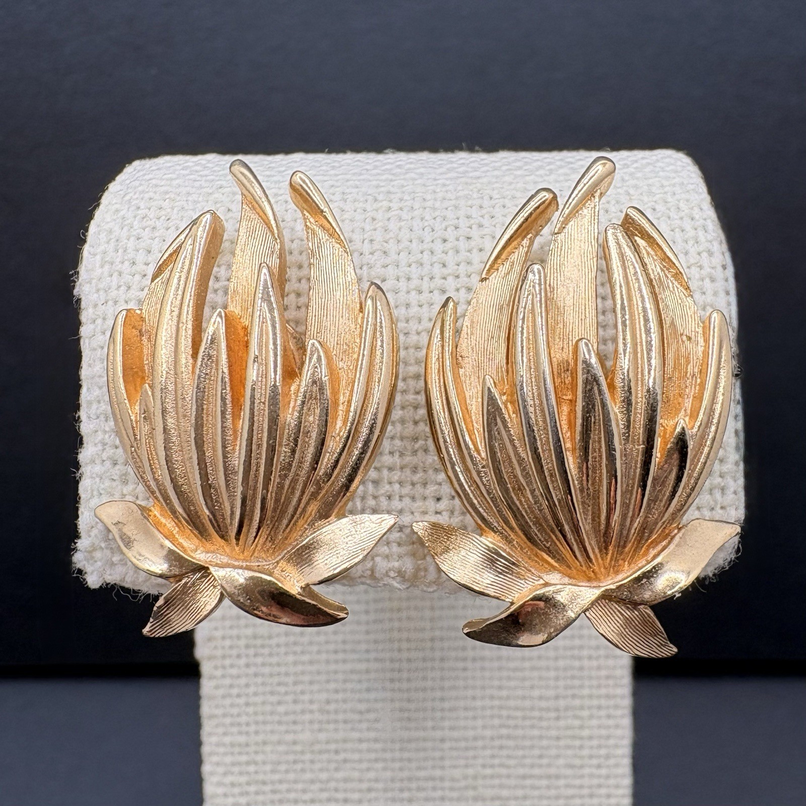 Vintage Crown Trifari Flower Plant Brushed Shiny Gold Tone Clip on Earrings 1″