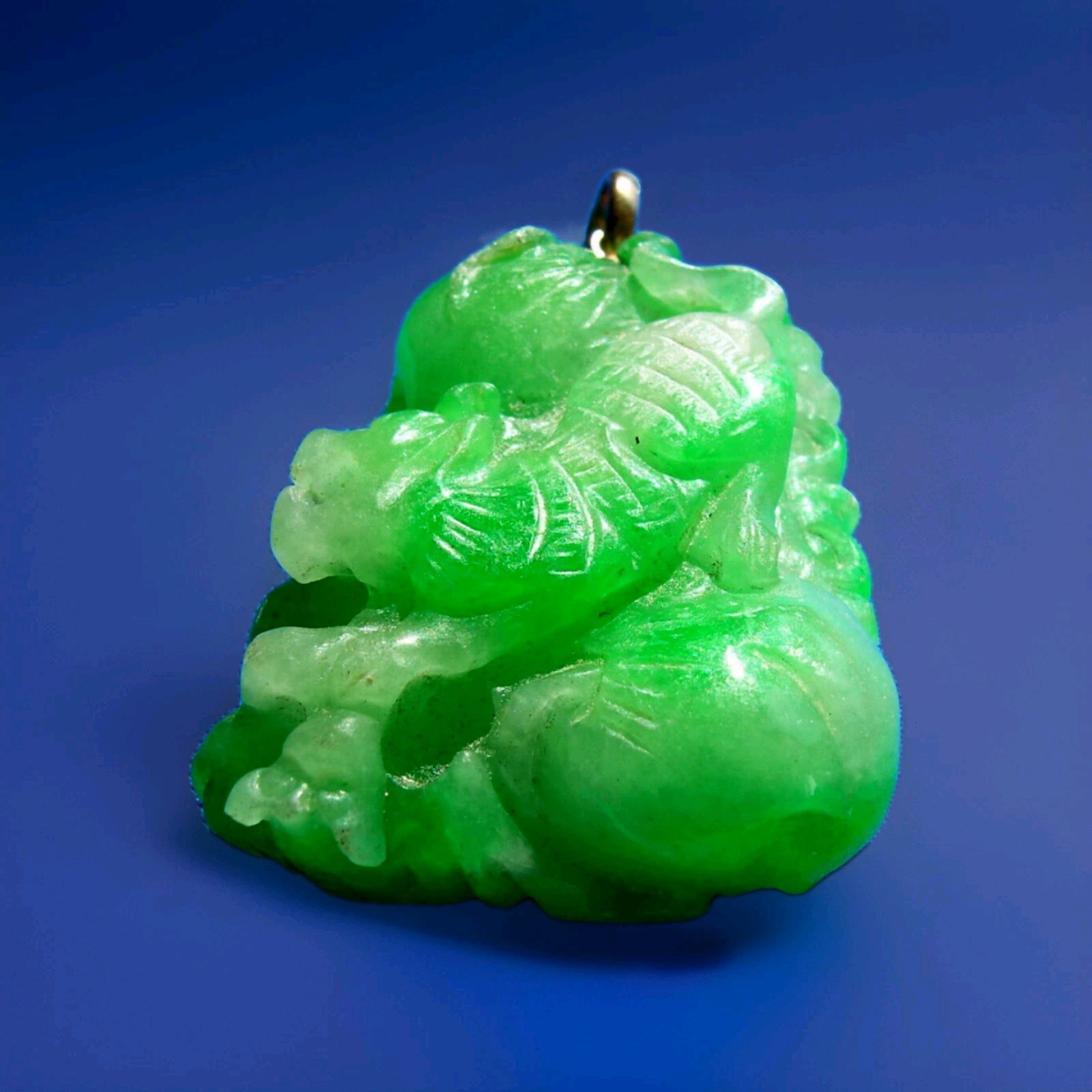 EARTH MINED Green Jadeite JADE semi translucent Pendant Lucky 18K GOLD Medallion